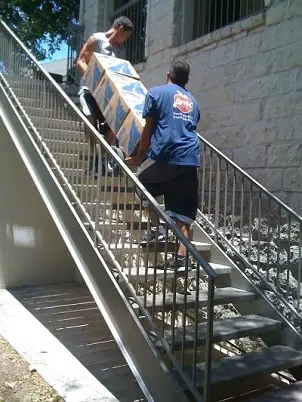 removalists loading things removalists loading things